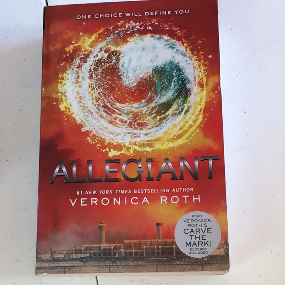 VERONICA ROTH THE DIVERGENT SERIES - Picture 5 of 7